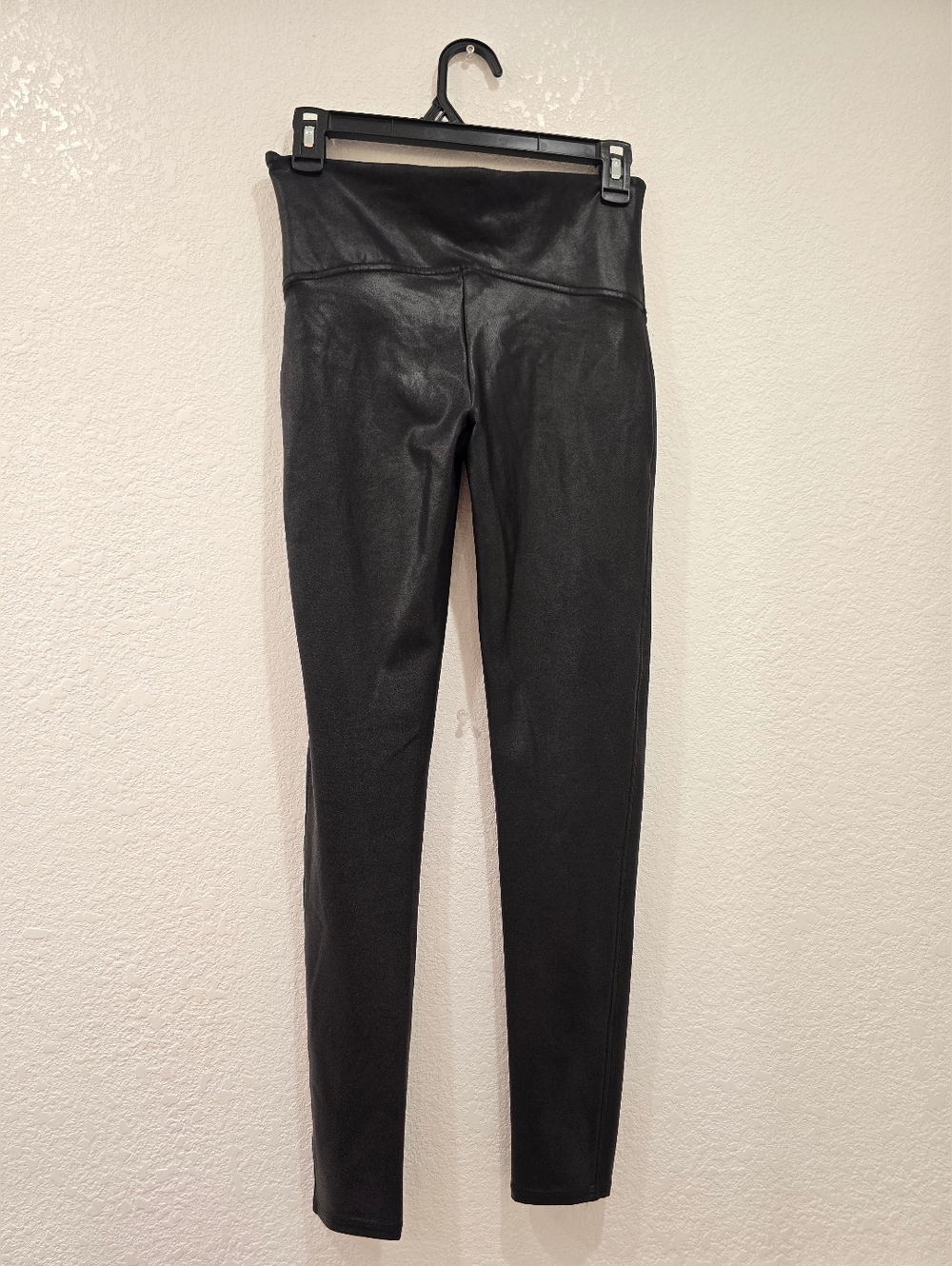 Spanx Faux Leather Leggings in Black L - Picture 5 of 7